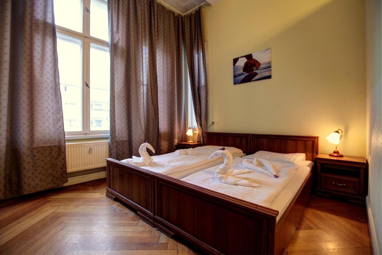 Hotel Pension Bernstein Am Kurfuerstendamm Berlin Room photo